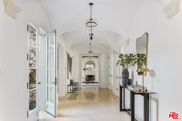 Fireplace, Interior, Pendant Lights