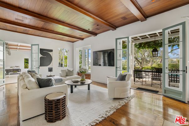 Interior, Living room, Recessed Lighting, Wooden Beams, Wooden Ceilings, Wood Texture Flooring