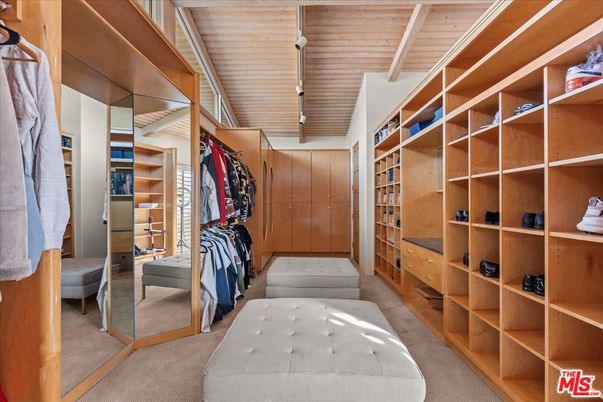 Interior, Walk-in Closets, Wooden Ceilings
