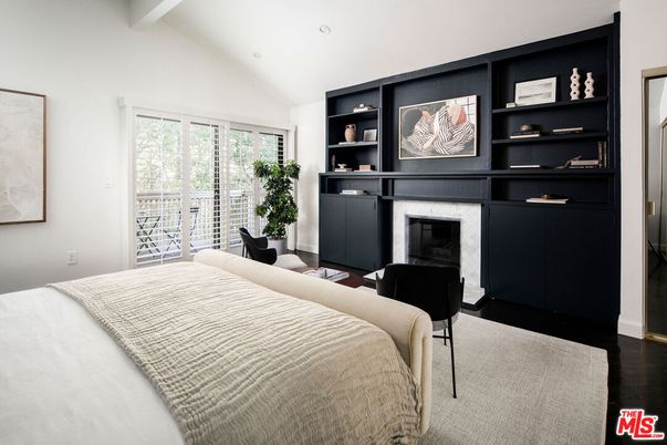 Bedroom, Fireplace, Interior, Recessed Lighting, Wood Texture Flooring