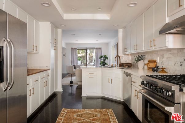 Dining room, Interior, Kitchen, Recessed Lighting, Stainless Steel Appliances, Wood Texture Flooring