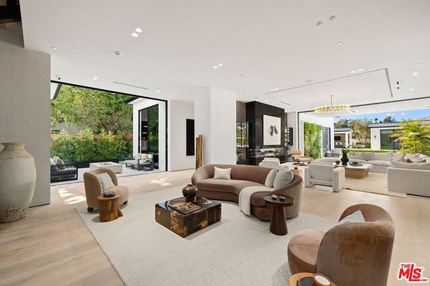 Dining room, Interior, Living room, Pendant Lights, Recessed Lighting, Wood Texture Flooring