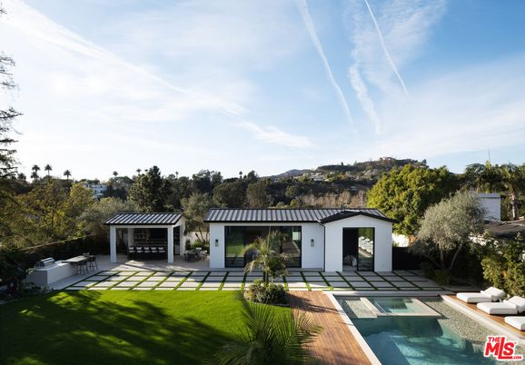 Backyard, Exterior, Pool