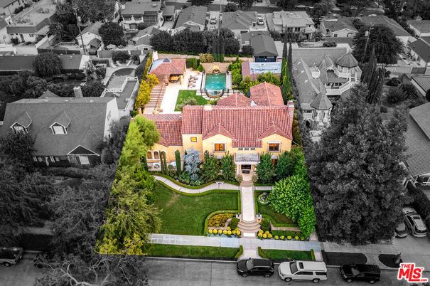 Exterior, Drone