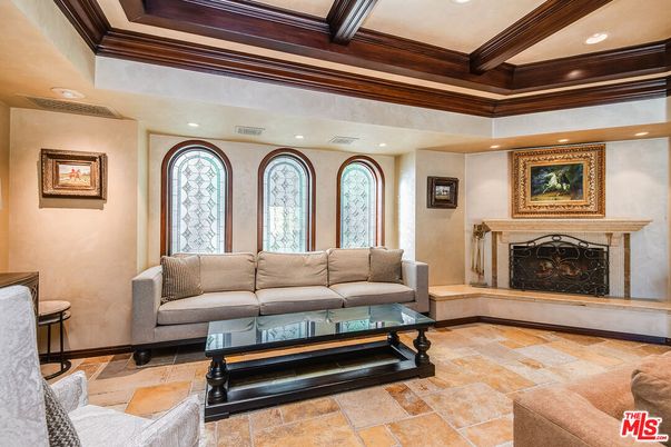 Fireplace, Interior, Living room, Recessed Lighting