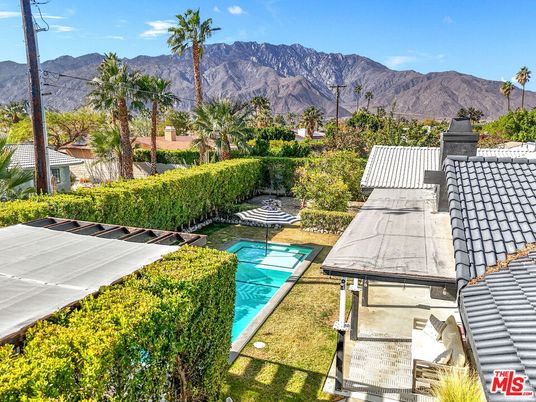 Exterior, Pool, Other