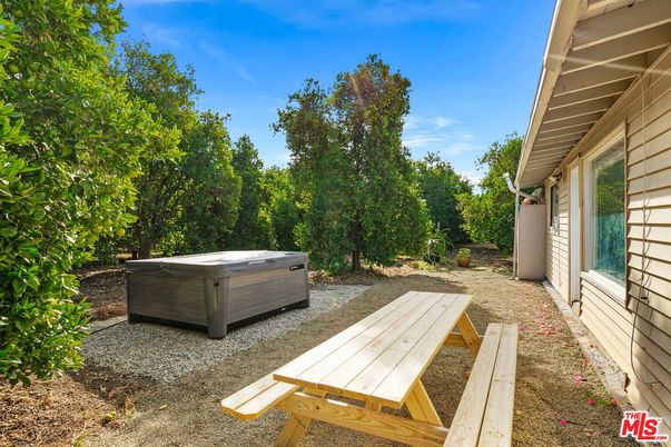 Exterior, Hot Tub
