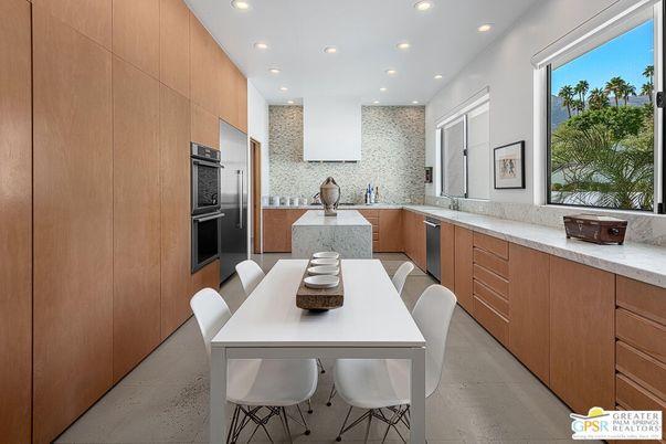 Dining room, Interior, Kitchen, Recessed Lighting, Stainless Steel Appliances