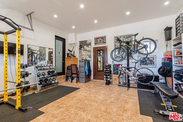 Fitness Equipment, Interior, Recessed Lighting
