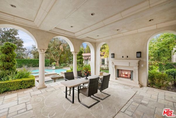 Exterior, Fireplace, Pool