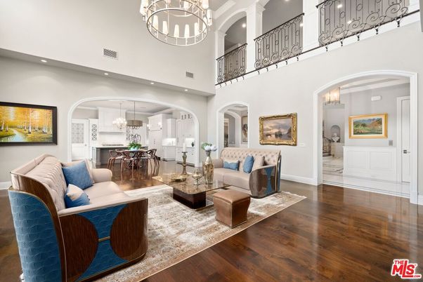 Chandelier, Dining room, Interior, Kitchen, Living room, Pendant Lights, Recessed Lighting, Wood Texture Flooring