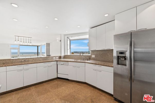 Interior, Kitchen, Pendant Lights, Recessed Lighting, Stainless Steel Appliances, Water