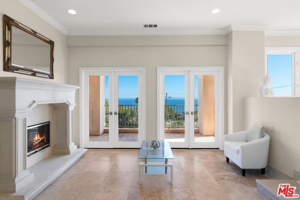 Fireplace, Interior, Recessed Lighting, Water