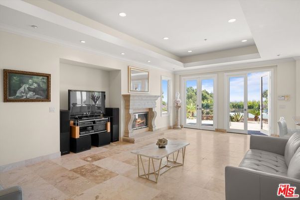 Fireplace, Interior, Kitchen, Living room, Recessed Lighting