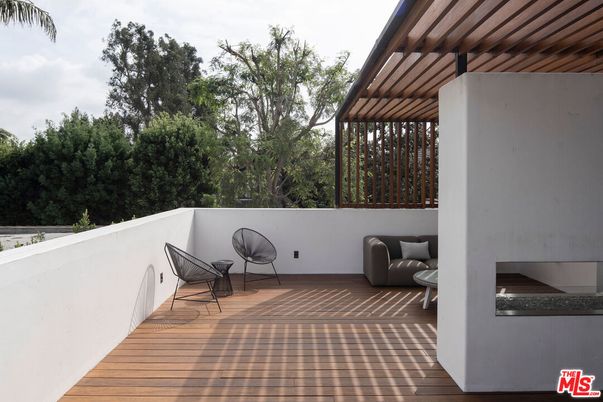 Exterior, Wood Texture Flooring
