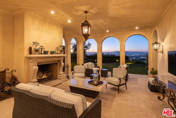 Fireplace, Interior, Living room, Recessed Lighting