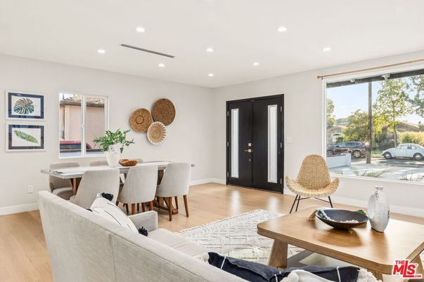 Dining room, Interior, Living room, Recessed Lighting, Wood Texture Flooring