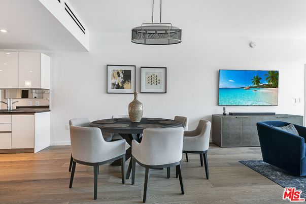Dining room, Interior, Kitchen, Pendant Lights, Recessed Lighting, Wood Texture Flooring