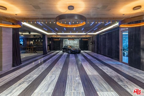 Chandelier, Interior, Recessed Lighting, Wood Texture Flooring