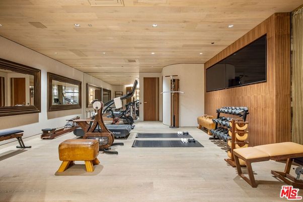 Fitness Equipment, Interior, Recessed Lighting, Wooden Ceilings, Wooden Walls