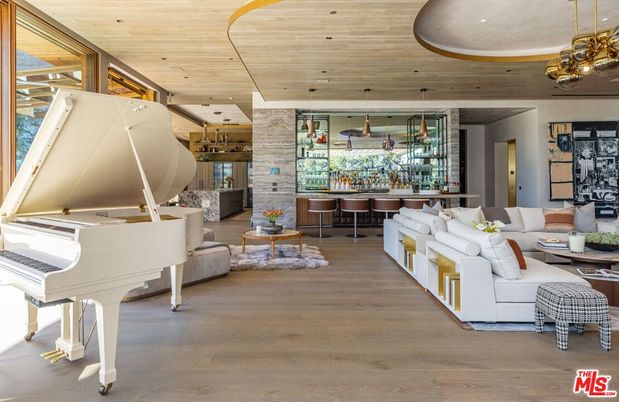 Interior, Living room, Pendant Lights, Piano, Recessed Lighting, Stone Walls, Wood Texture Flooring