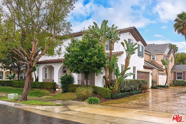 Attached, Exterior, Facade, Spanish Mediterranean
