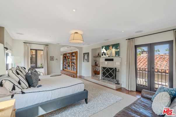 Bedroom, Fireplace, Interior, Recessed Lighting, Wood Texture Flooring