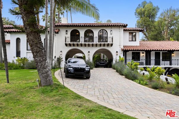 Backyard, Exterior, Facade, Spanish Mediterranean