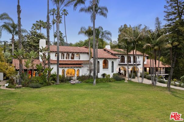 Backyard, Exterior, Facade, Spanish Mediterranean