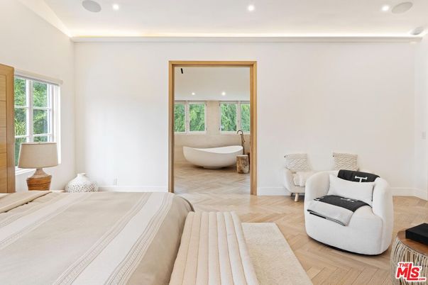 Bathroom, Bedroom, Free Standing Baths, Interior, Recessed Lighting, Wood Texture Flooring