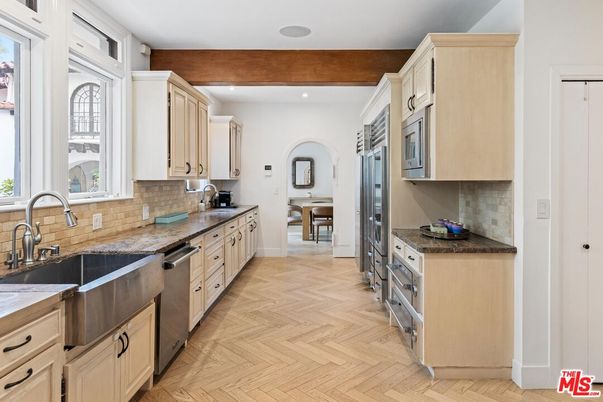 Dining room, Interior, Kitchen, Recessed Lighting, Stainless Steel Appliances, Wood Texture Flooring
