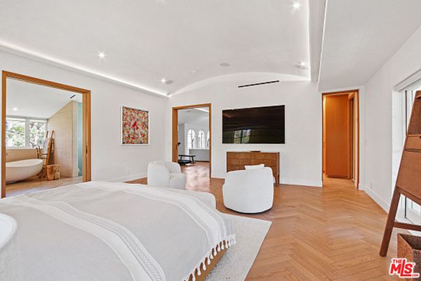 Bathroom, Bedroom, Interior, Recessed Lighting, Wood Texture Flooring
