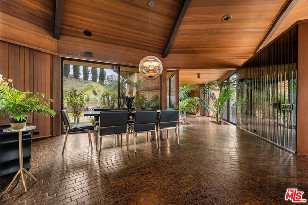 Dining room, Interior, Pendant Lights, Recessed Lighting, Wooden Beams, Wooden Ceilings