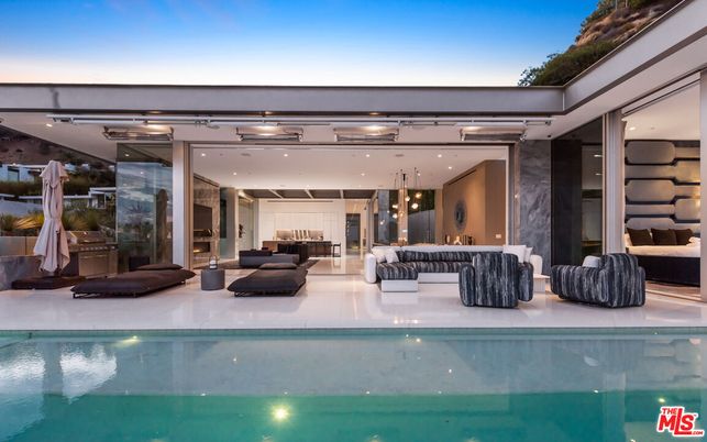 Exterior, Interior, Pool