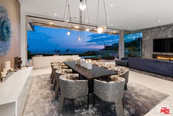 Dining room, Fireplace, Interior, Pendant Lights, Recessed Lighting, Water