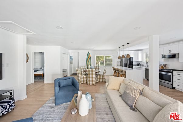 Dining room, Interior, Kitchen, Living room, Pendant Lights, Recessed Lighting, Stainless Steel Appliances, Wood Texture Flooring