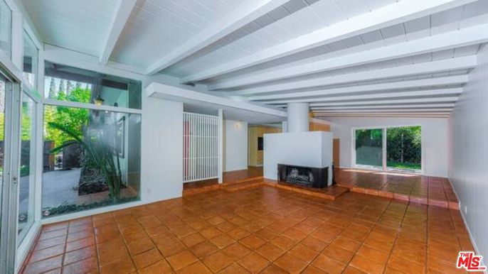 Empty room, Fireplace, Interior