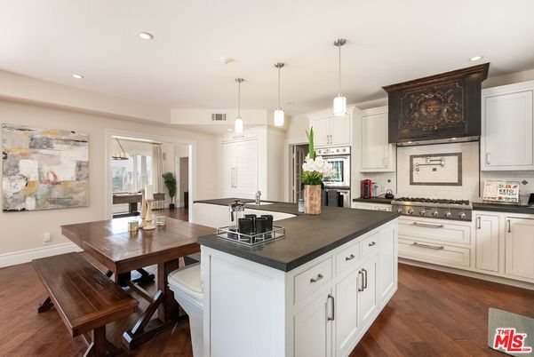 Dining room, Interior, Kitchen, Pendant Lights, Recessed Lighting, Wood Texture Flooring