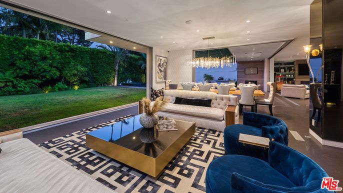 Dining room, Interior, Living room, Pendant Lights, Recessed Lighting