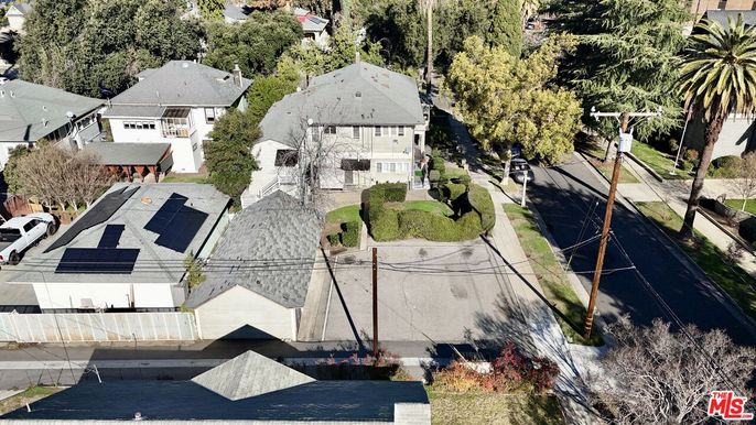 Exterior, Drone
