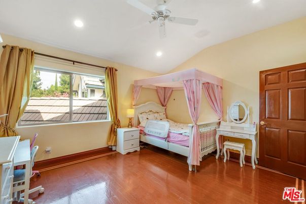 Bedroom, Home Office, Interior, Recessed Lighting, Wood Texture Flooring