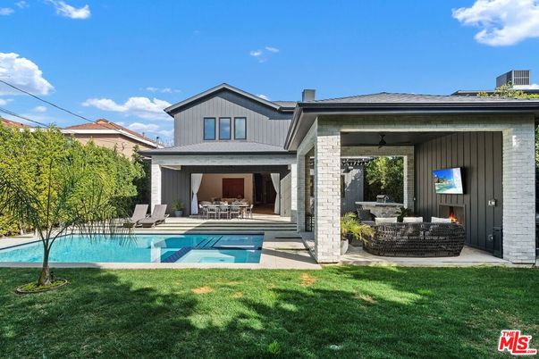 Backyard, Exterior, Pool