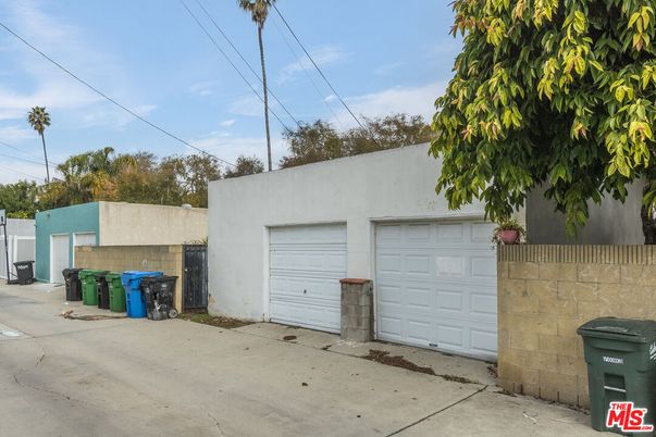 Detached Garage, Exterior