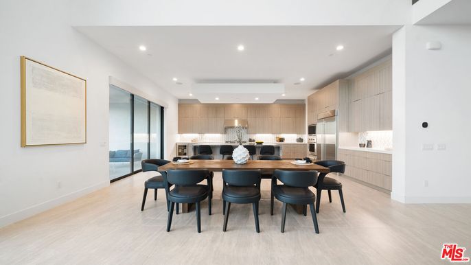 Dining room, Interior, Kitchen, Recessed Lighting, Stainless Steel Appliances