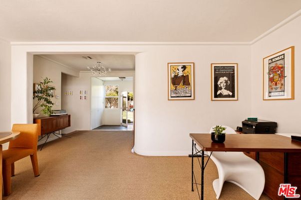 Home Office, Interior