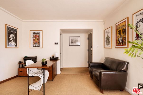 Home Office, Interior