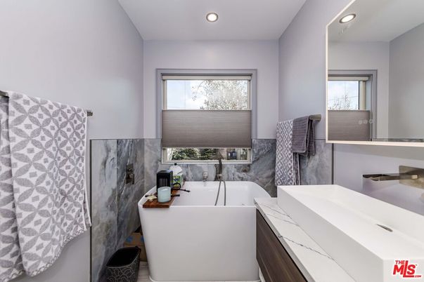 Bathroom, Free Standing Baths, Interior, Recessed Lighting