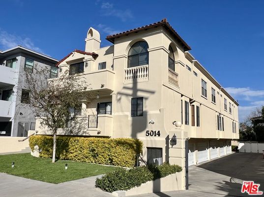 Exterior, Facade, Spanish Mediterranean