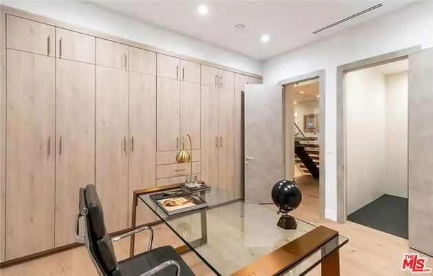 Interior, Recessed Lighting, Wood Texture Flooring, Wooden Walls