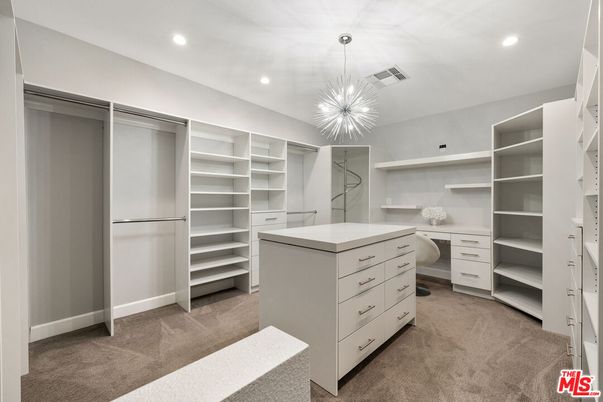 Interior, Pendant Lights, Recessed Lighting, Walk-in Closets